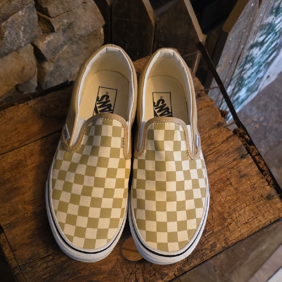 Vans Beige and Cream Checkered Slip-On Shoes - Picture 1 of 10